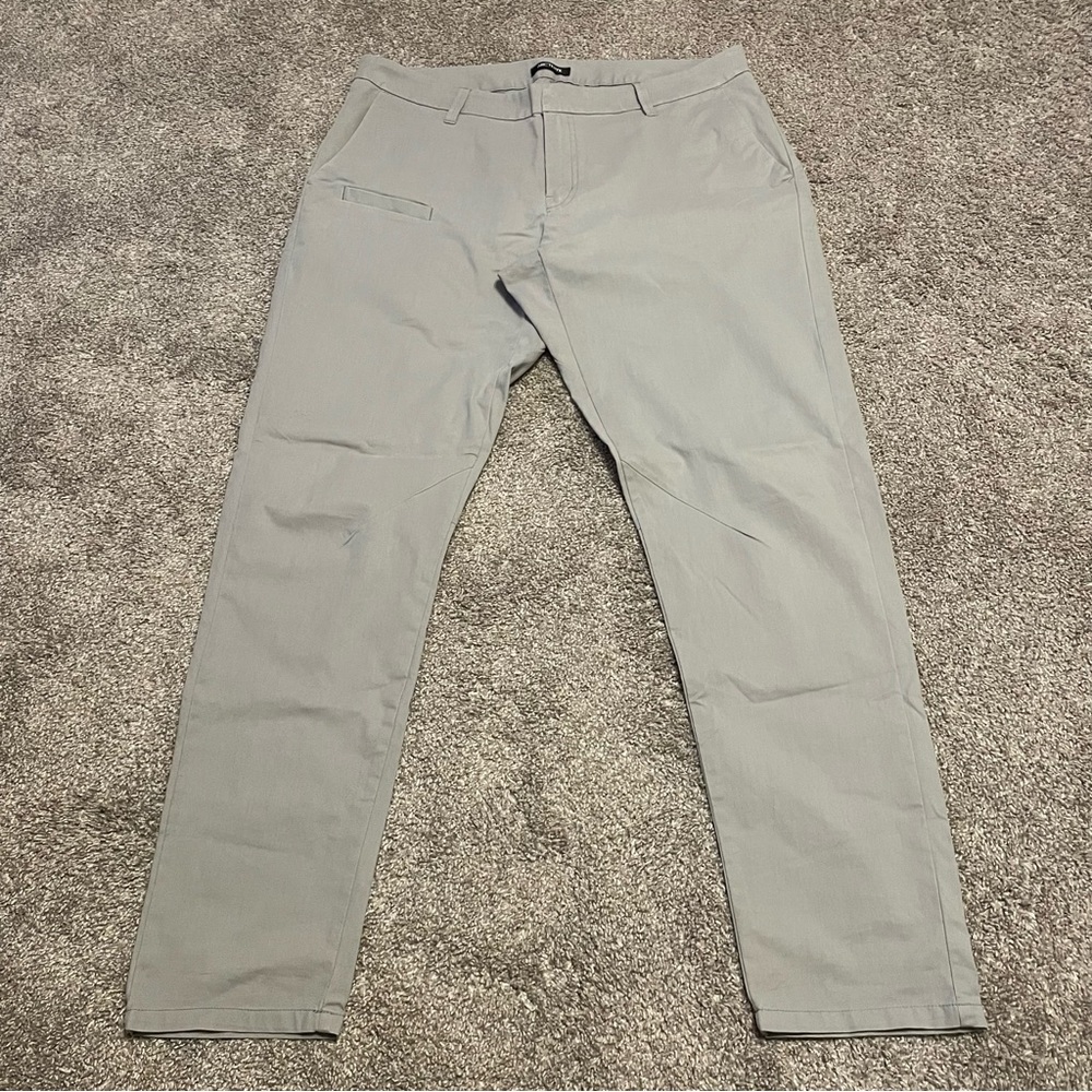 Arc'teryx Men's Chinos in Soft Gray